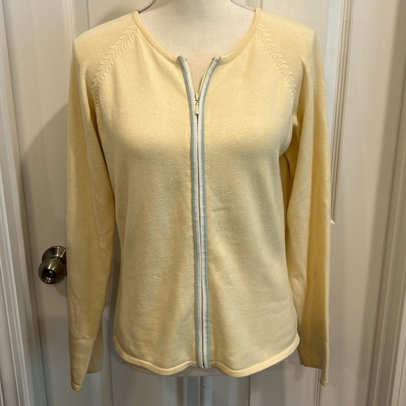 Eddie Bauer size medium yellow cardigan - Picture 1 of 4